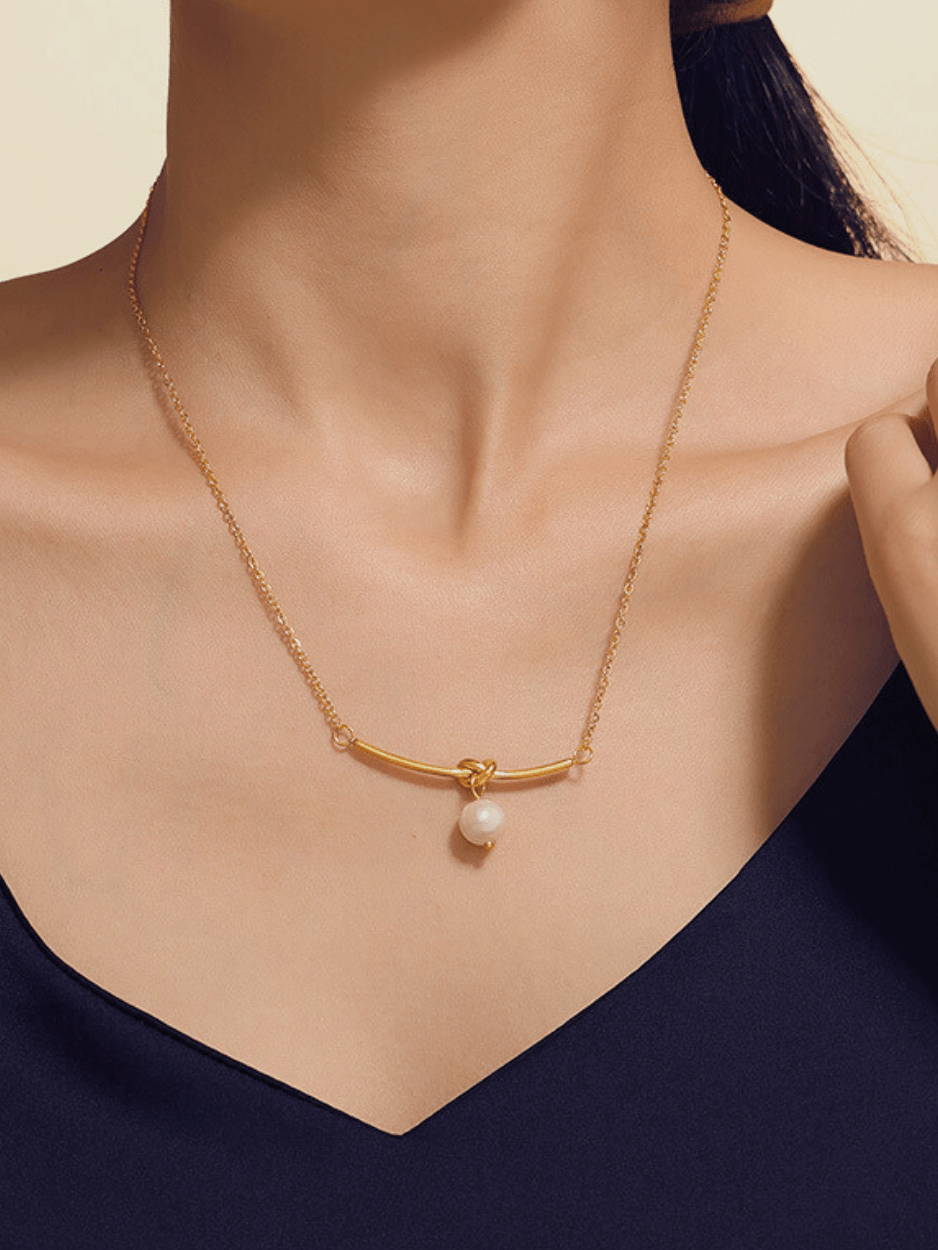 Horizons Knot Pearl Necklace - Minimalist Lab