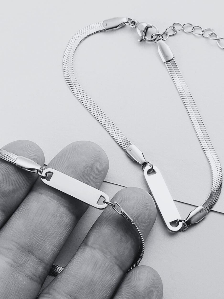 Herringbone Engravable Plate Bracelet - Minimalist Lab