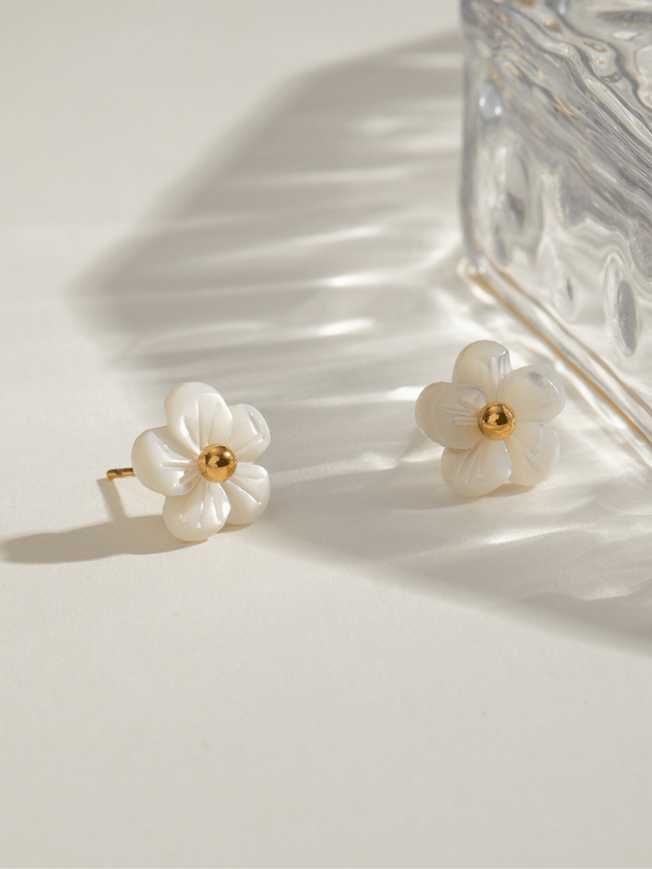 Fleur Blanche Stud Earring - Minimalist Lab