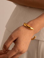 Fearless Crosslined Bangle - Minimalist Lab