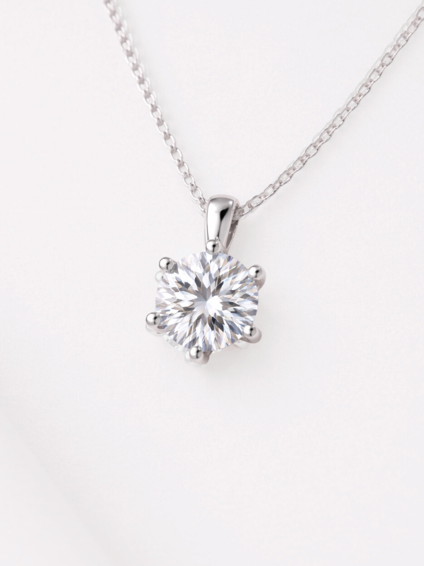 8A cubic zirconia round necklace