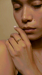 Minimalist silver ring with sparkle – perfect for gifting