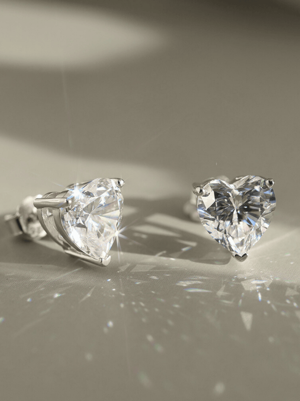 Amoura Eternal Brilliance Stud Earring – Heart Cut - Minimalist Lab