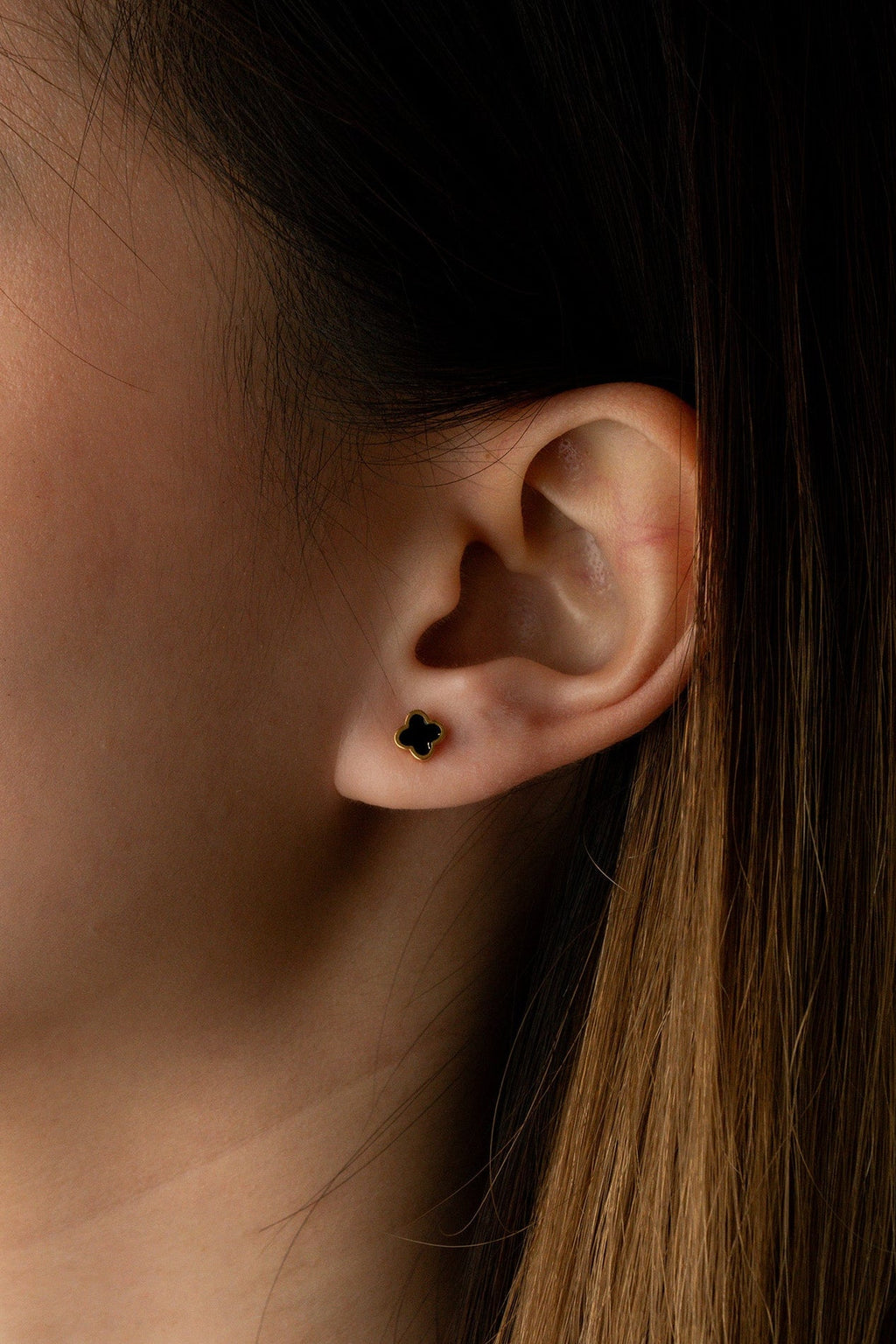 Black Clover Stud Barbell Earrings - Minimalist Lab