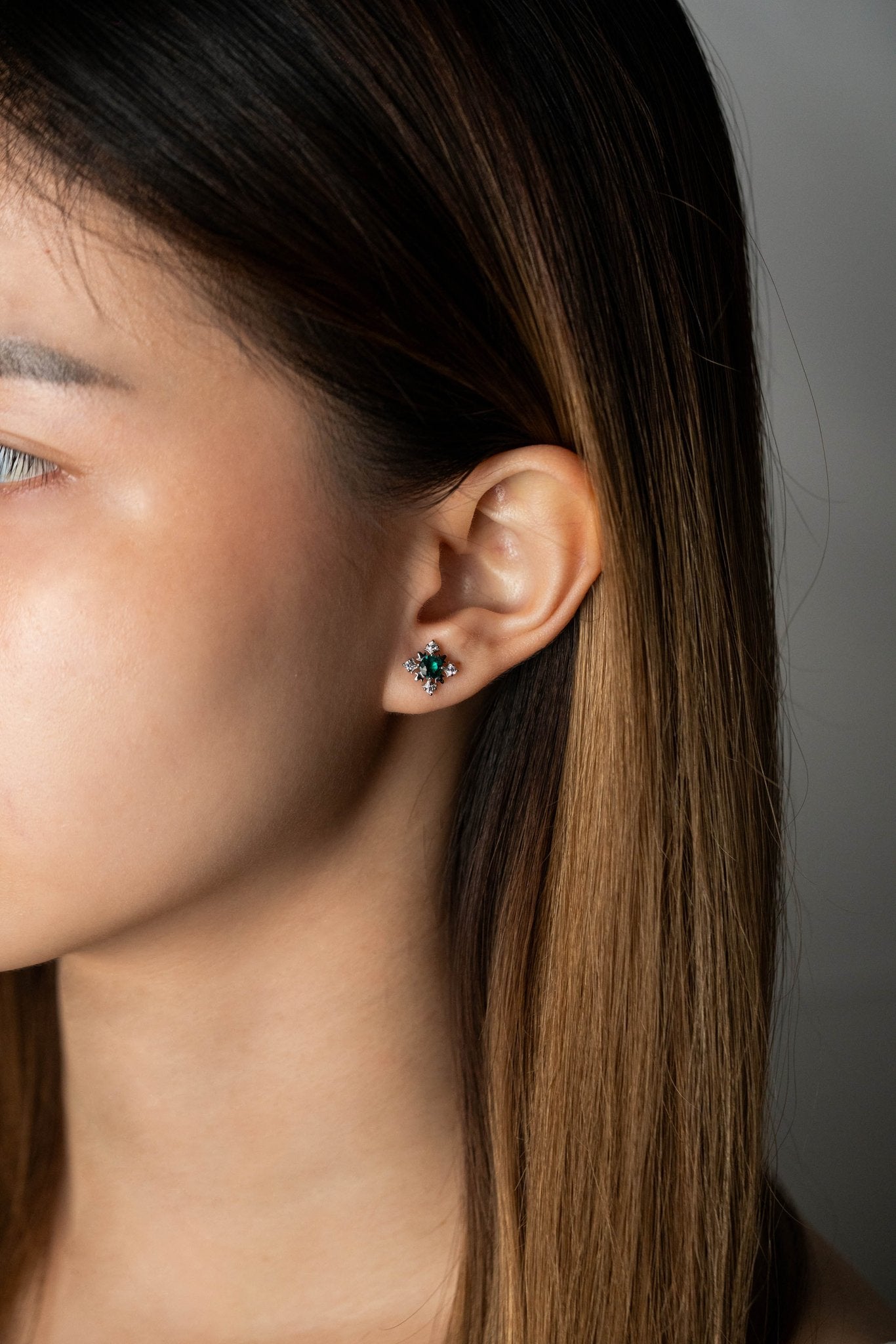 CRYSTAL Diamond Snowflake Sterling Silver Earstuds - Minimalist Lab