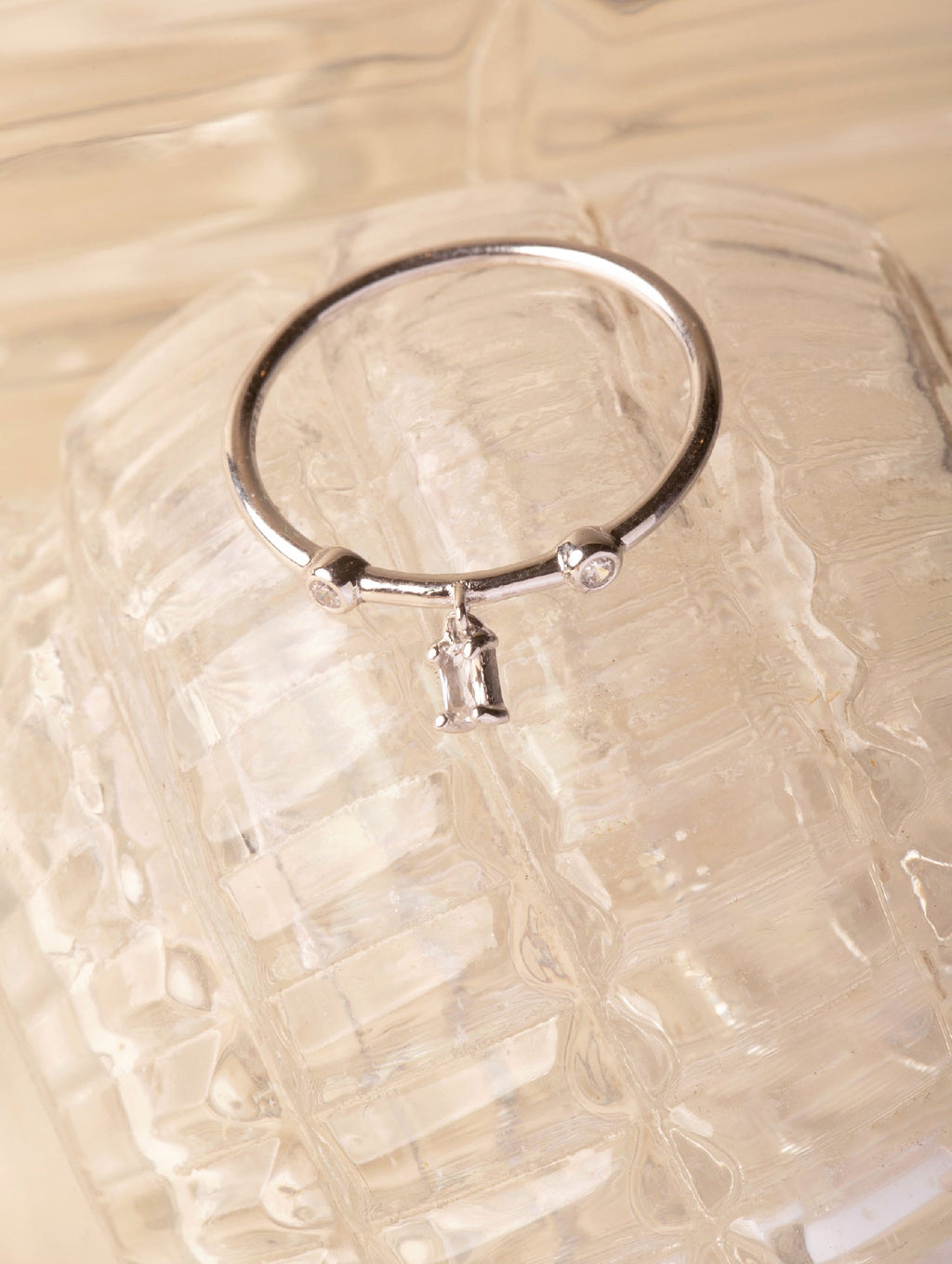 DAKOTA Dangling Solitaire Sterling Silver Ring - Minimalist Lab