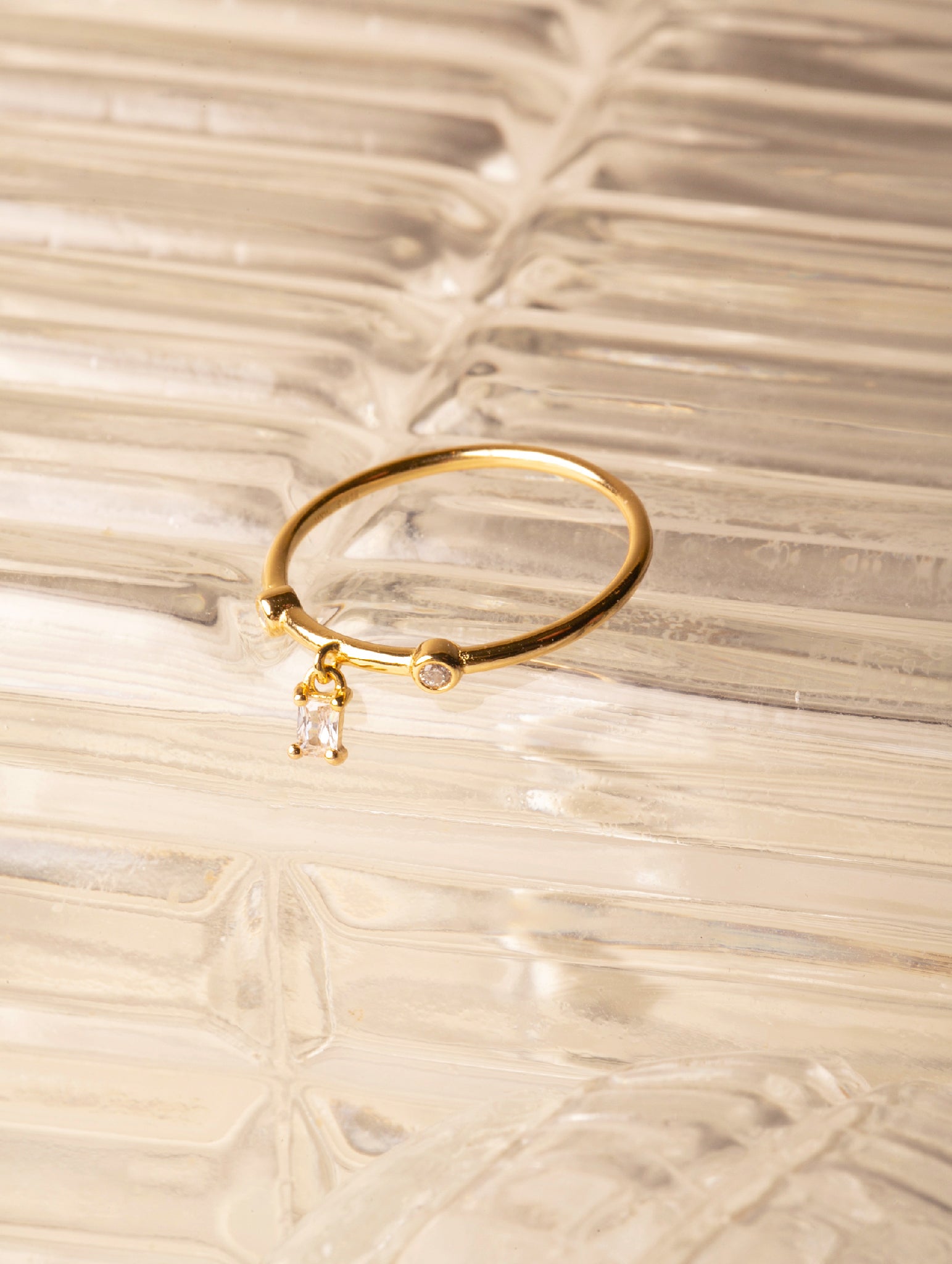 DAKOTA Dangling Solitaire Sterling Silver Ring - Minimalist Lab