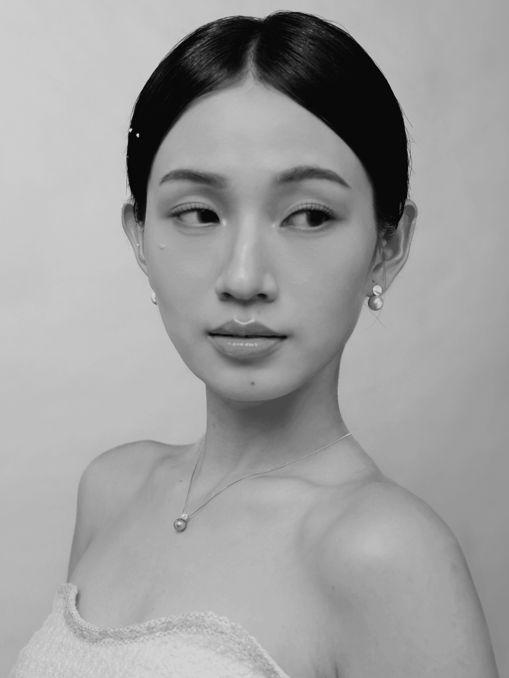 Diana White Pearl Necklace