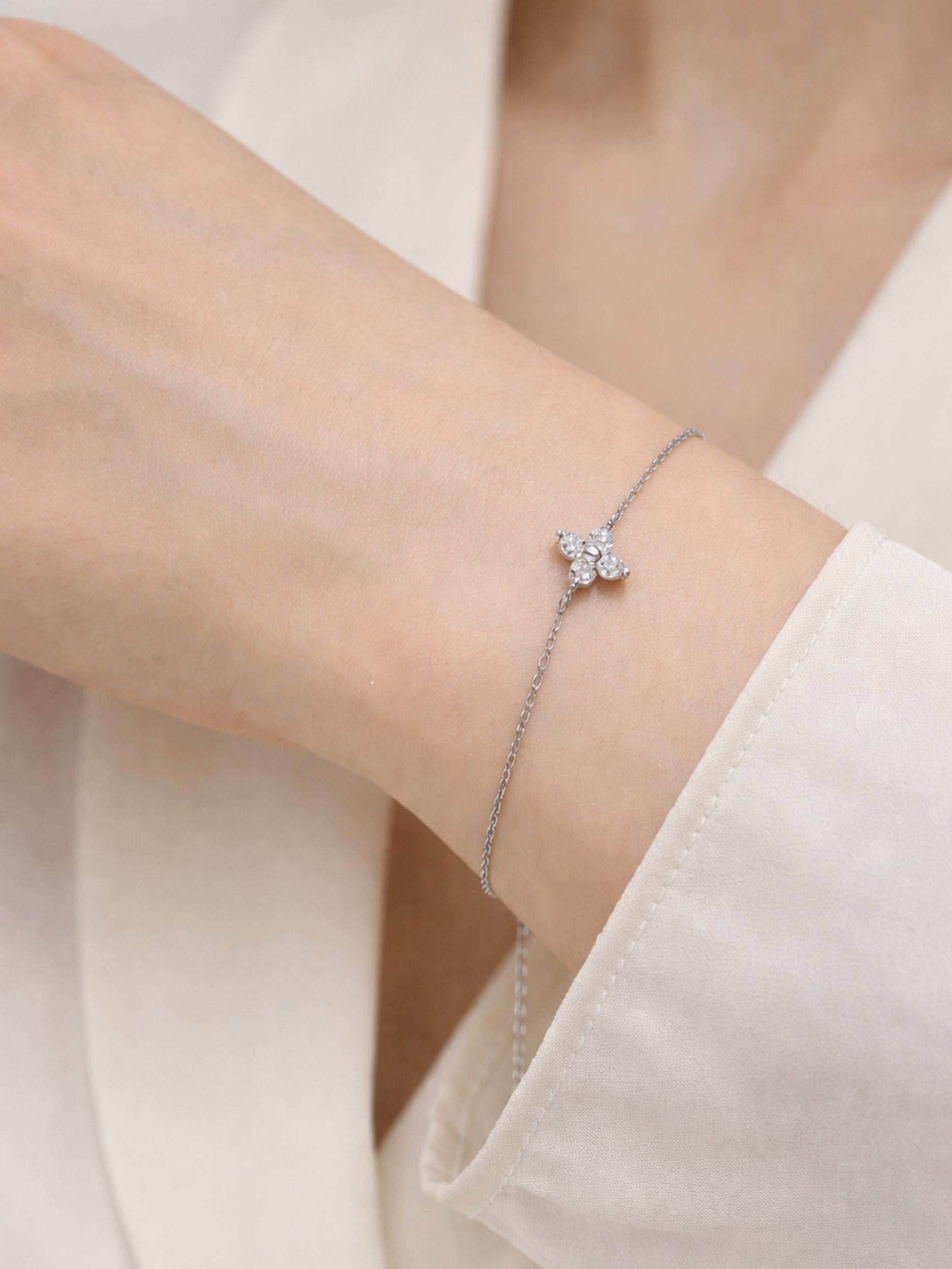 moissanite clover bracelet malaysia