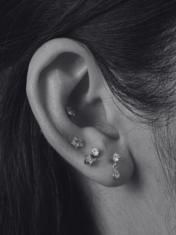Elia Droplet Zirconia Stud Earring - Minimalist Lab