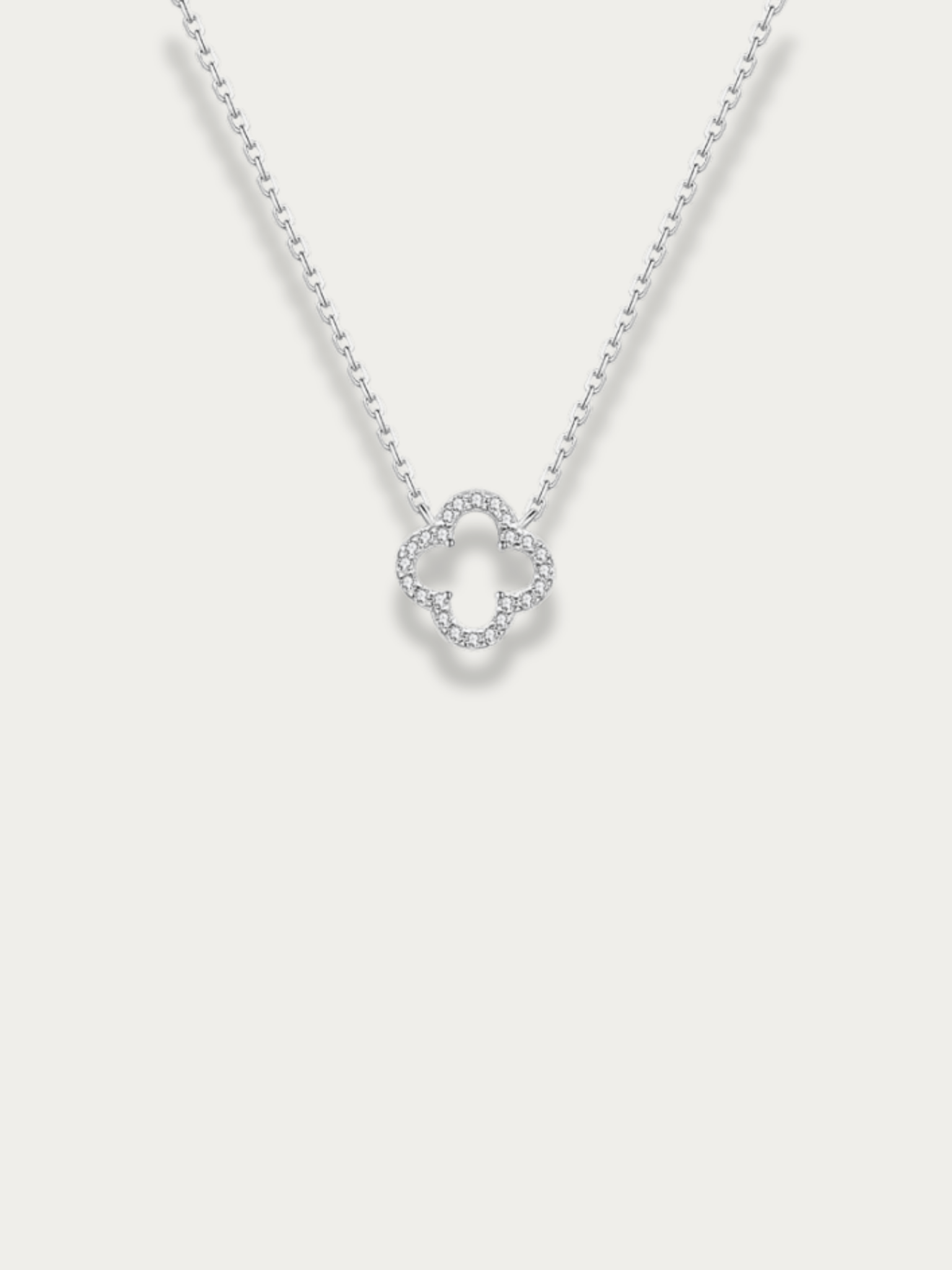 Élise Hollow Clover Necklace - Minimalist Lab