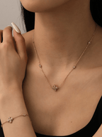 Fleur Golden Petal Necklace - Minimalist Lab