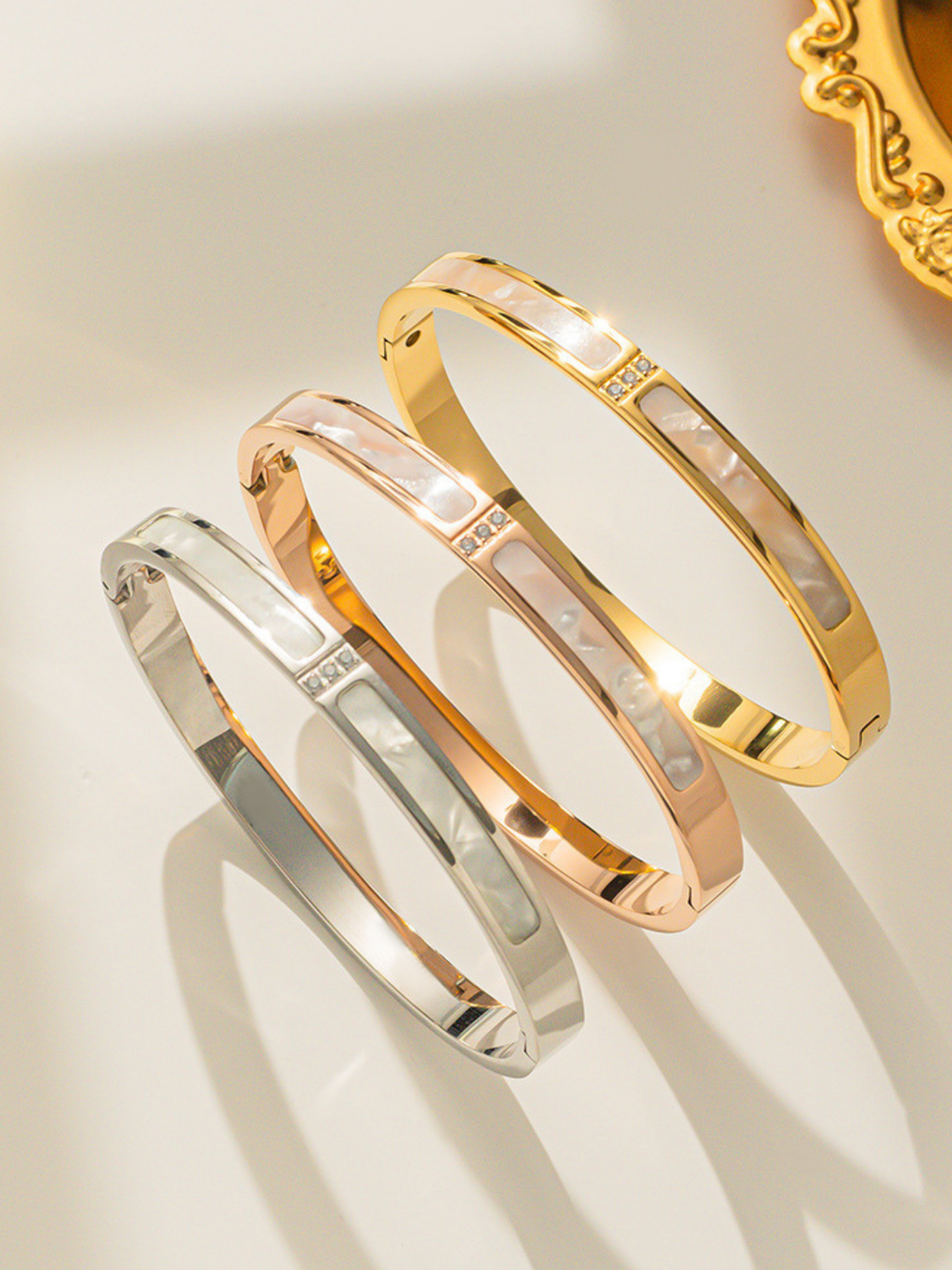 Hera Mother of Pearl Sleek Bangle
