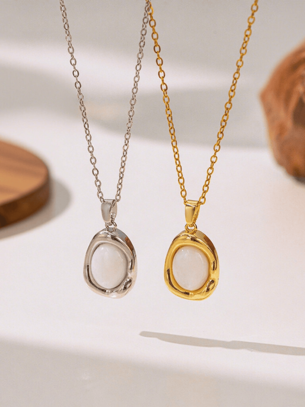 Léa Cat’s Eye Pendant Necklace - Minimalist Lab