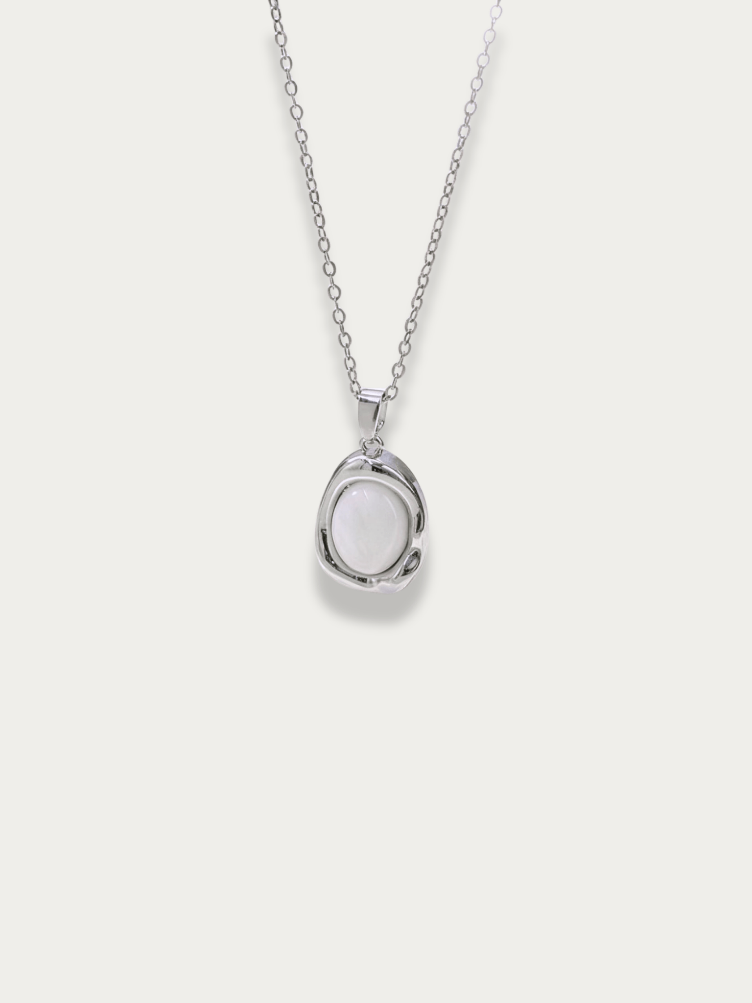 Léa Cat’s Eye Pendant Necklace - Minimalist Lab