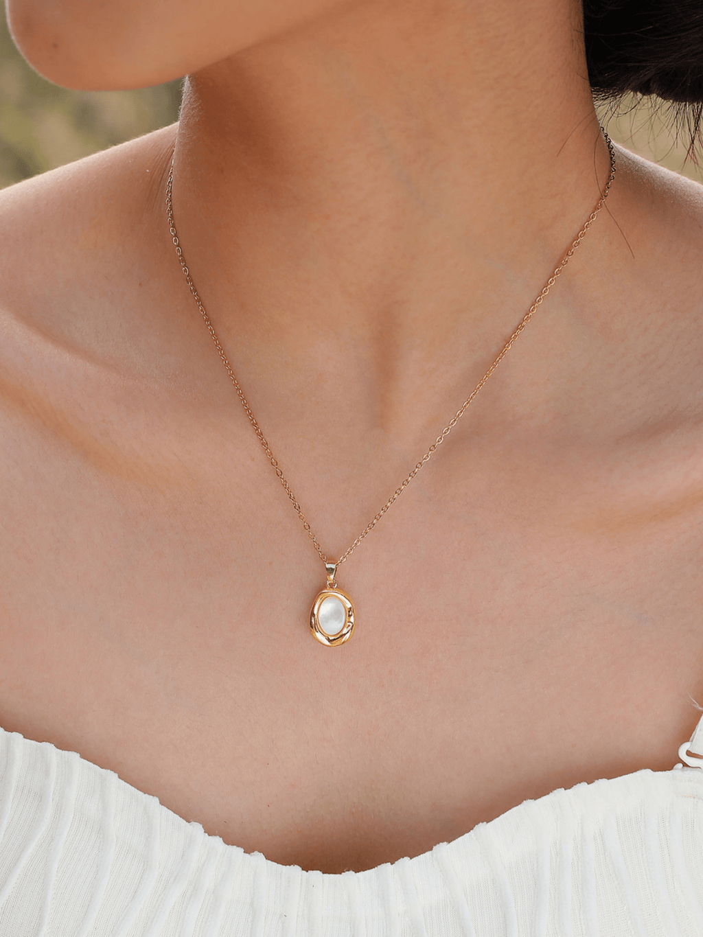 Léa Cat’s Eye Pendant Necklace - Minimalist Lab