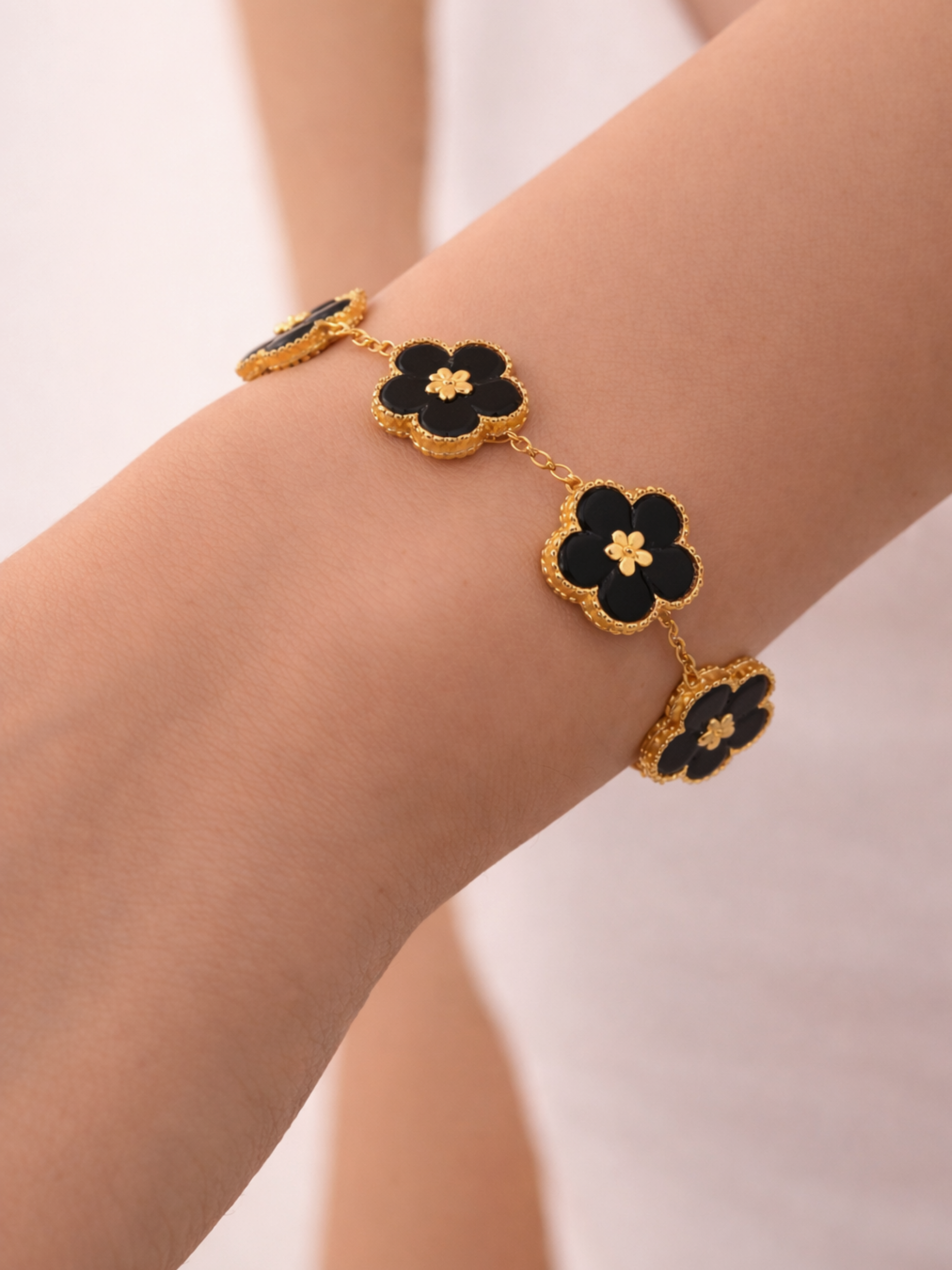 Floral bracelet with five motifs midnight finish