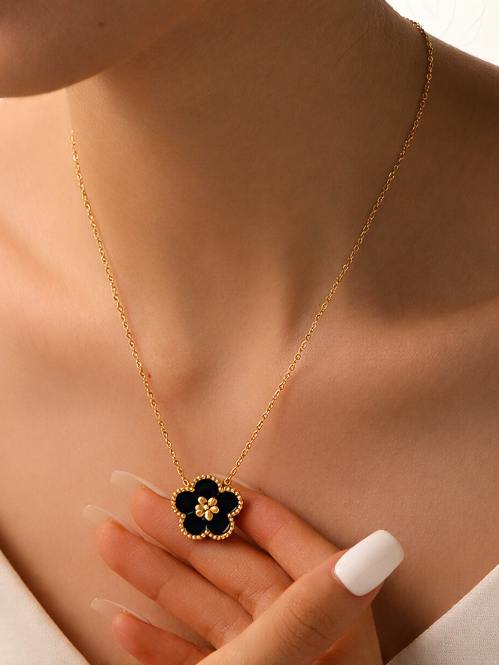 Minimal floral necklace midnight finish