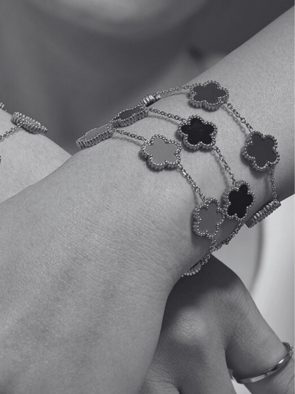 Grace 5 - Motif Blossom Bracelet - Minimalist Lab