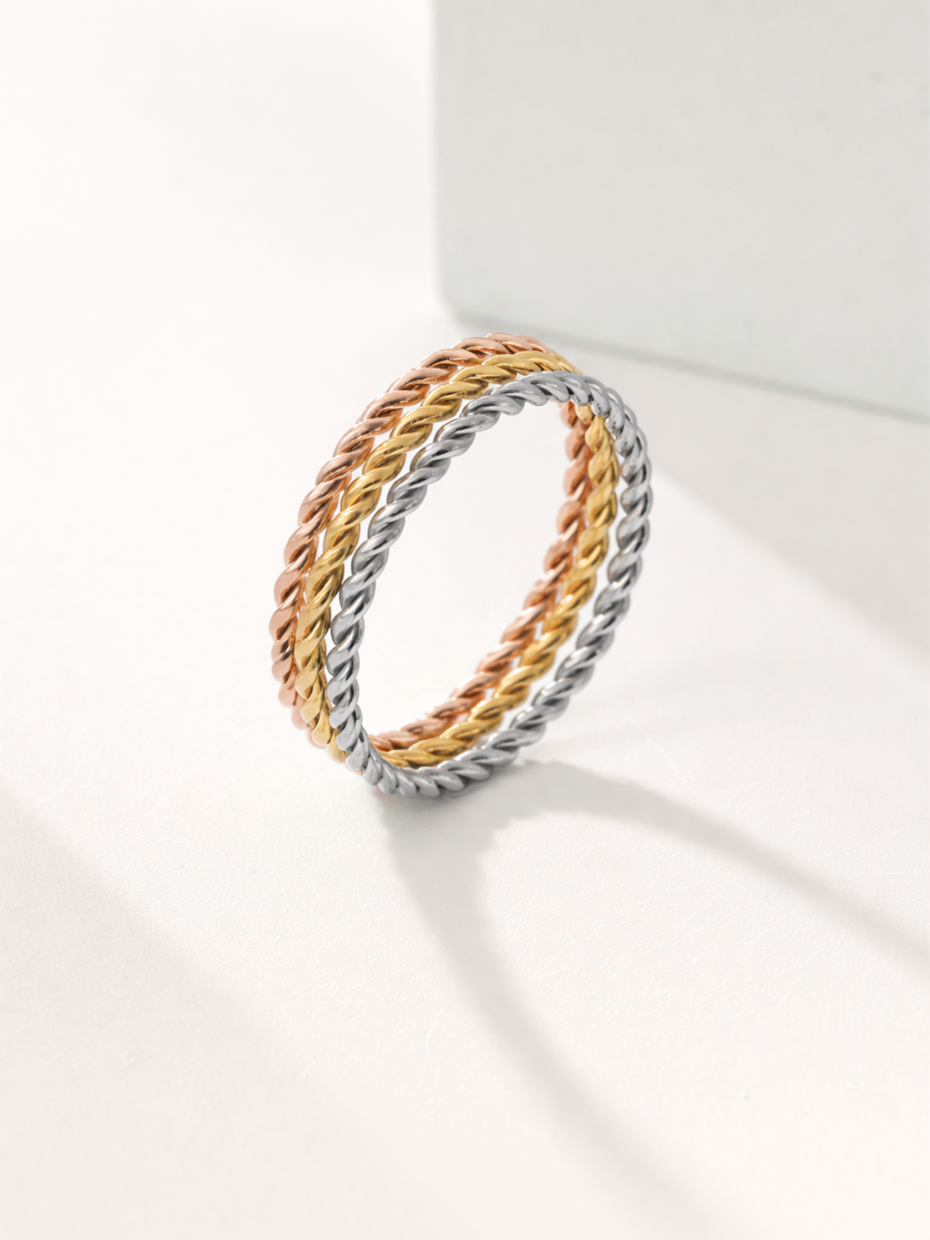 Minimal Lightweight Twist Stack Ring