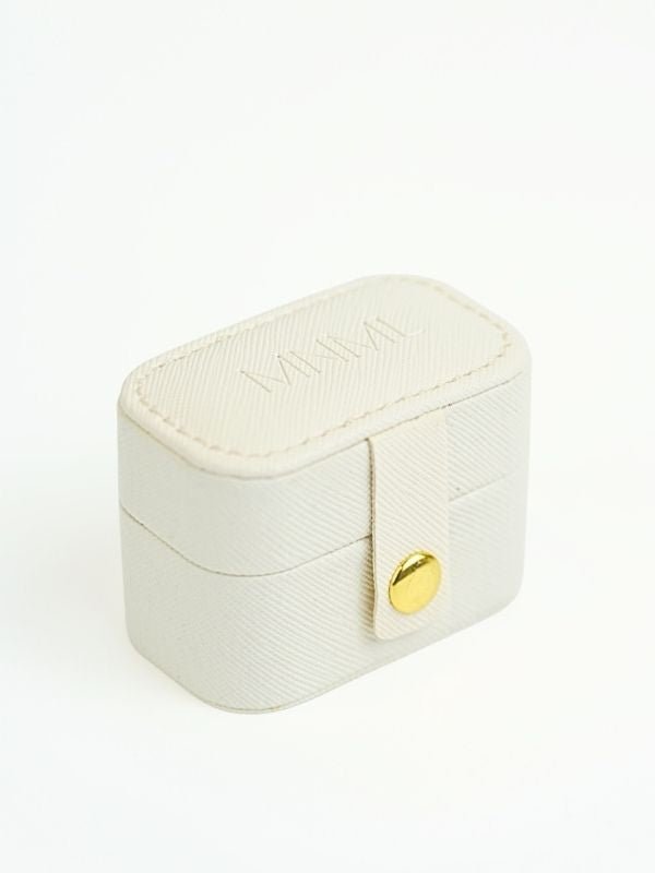 MNML ring box velvet interior