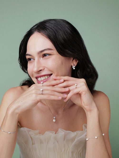 Noelle Pearl Stud Earrings - Minimalist Lab