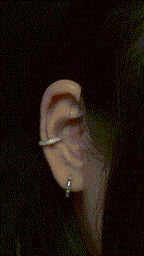 Non-pierced ear cuff featuring brilliant 3A zirconia stones