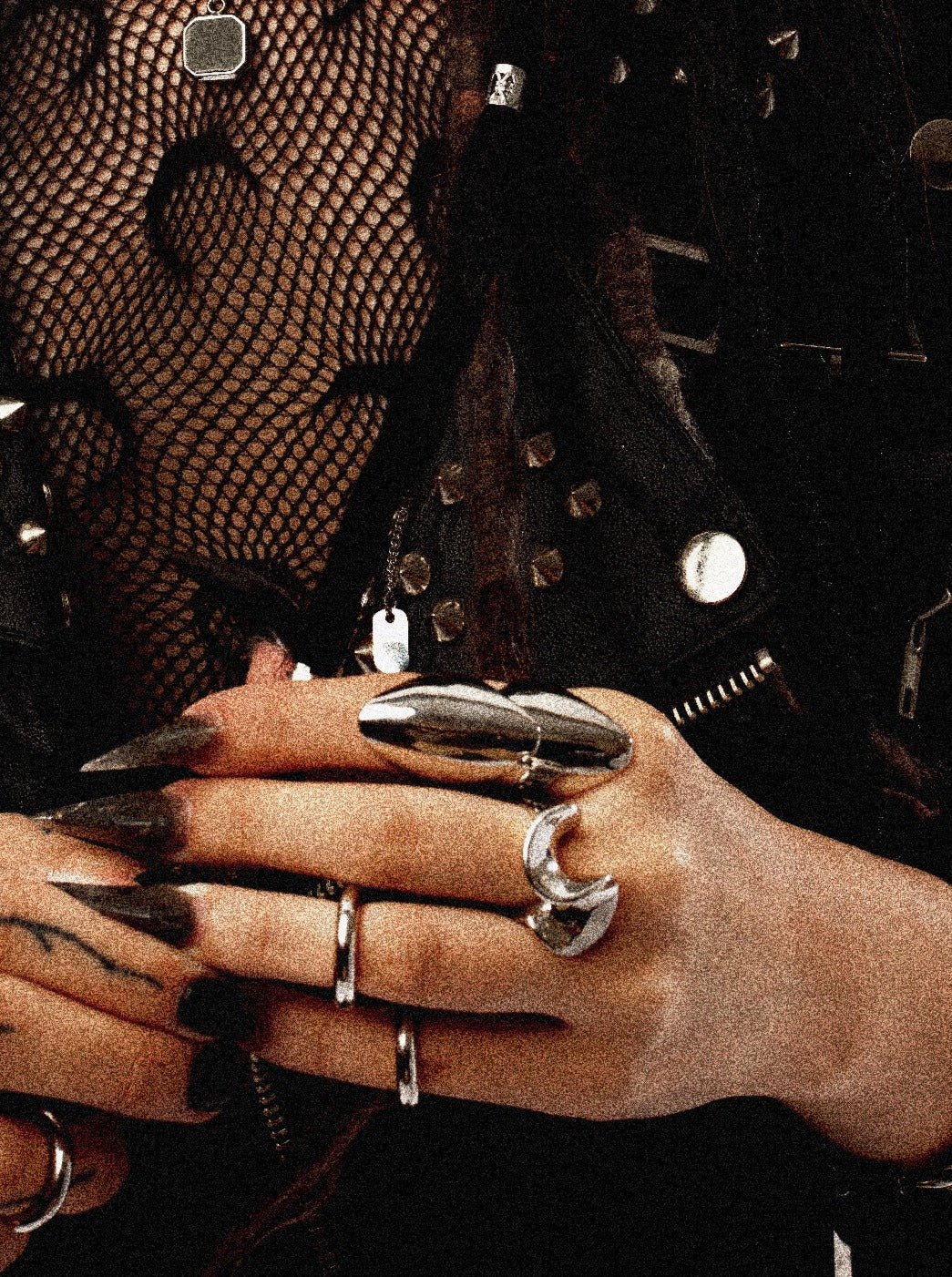 Warrior Oval Ring - Minimalist Lab