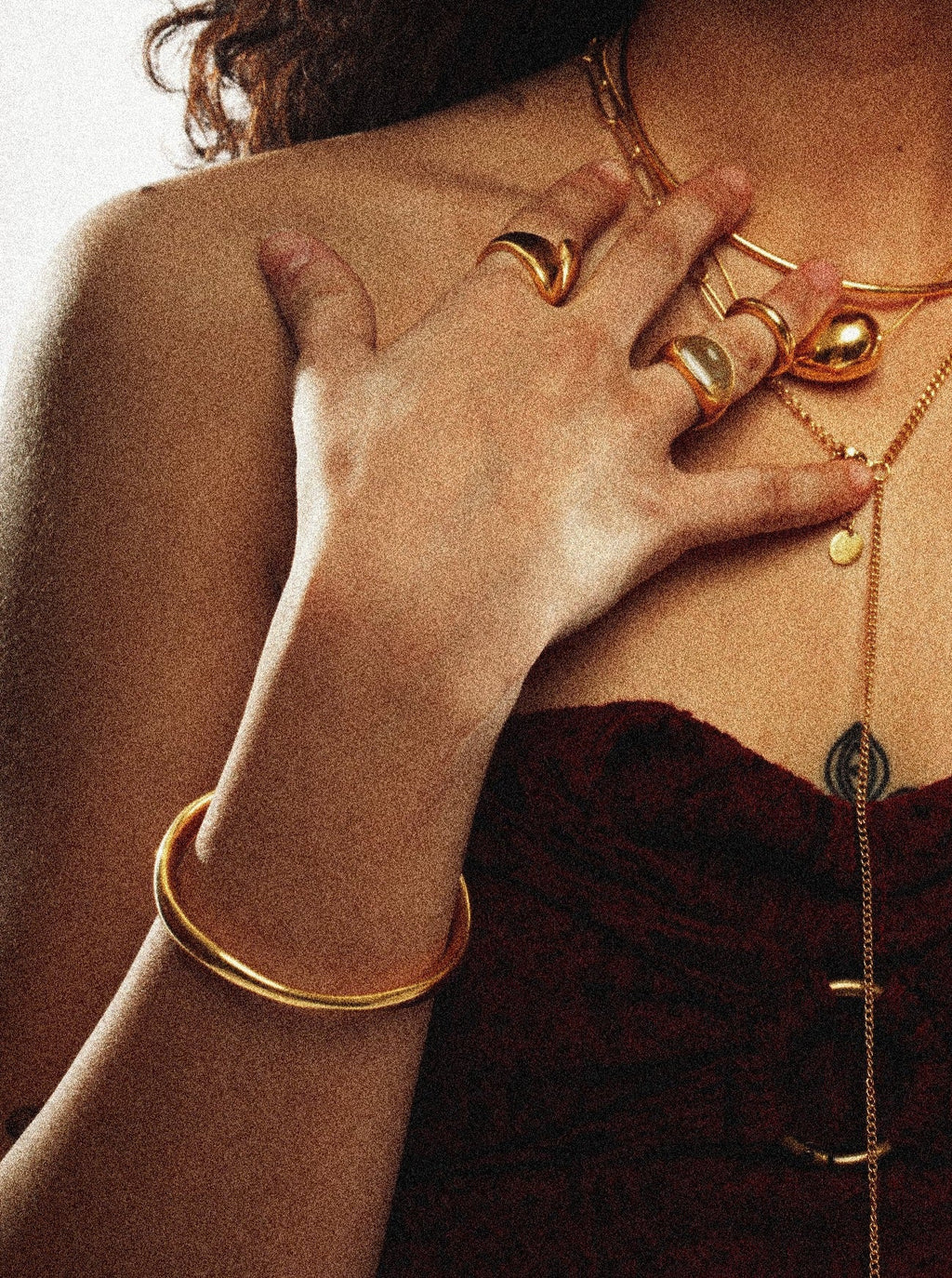 Flow Curved Bangle - Minimalist Lab