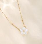 Fleur Blanche Necklace - Minimalist Lab