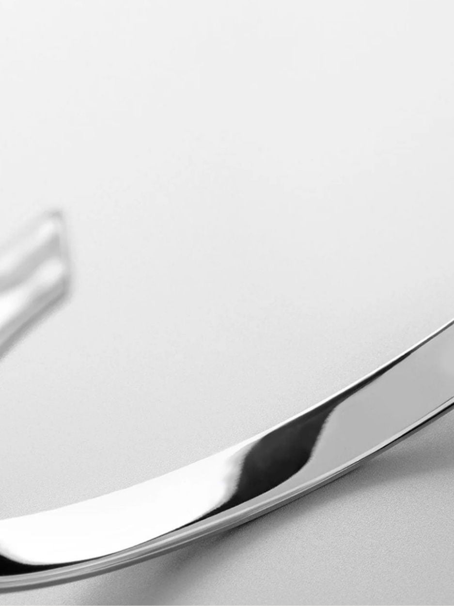 hypoallergenic titanium bangle close up