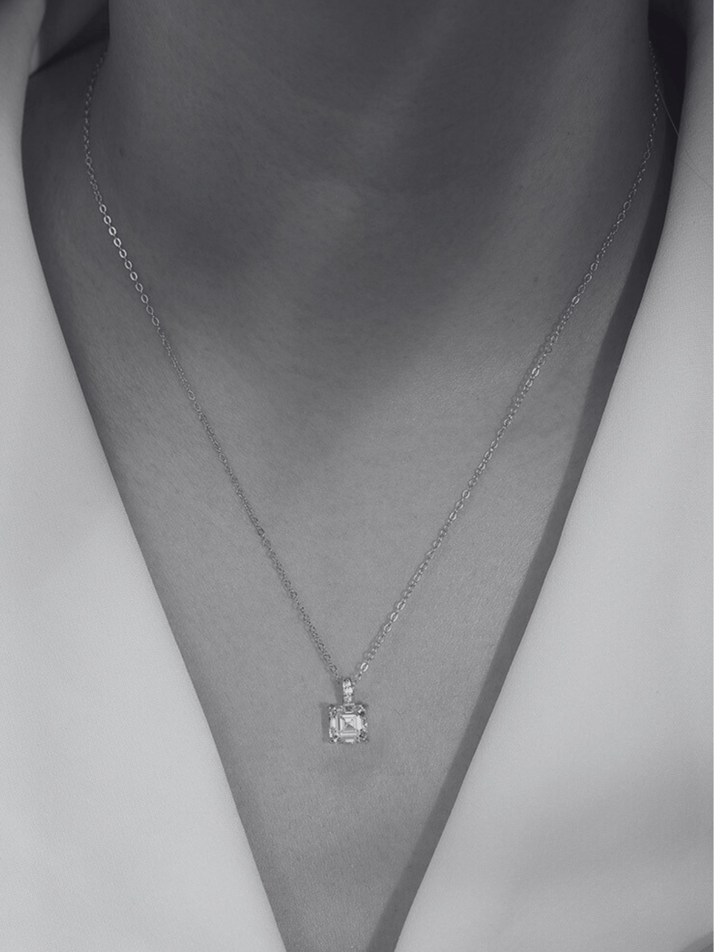 Solenne Moissanite Necklace – 1 Carat Square Cut - Minimalist Lab