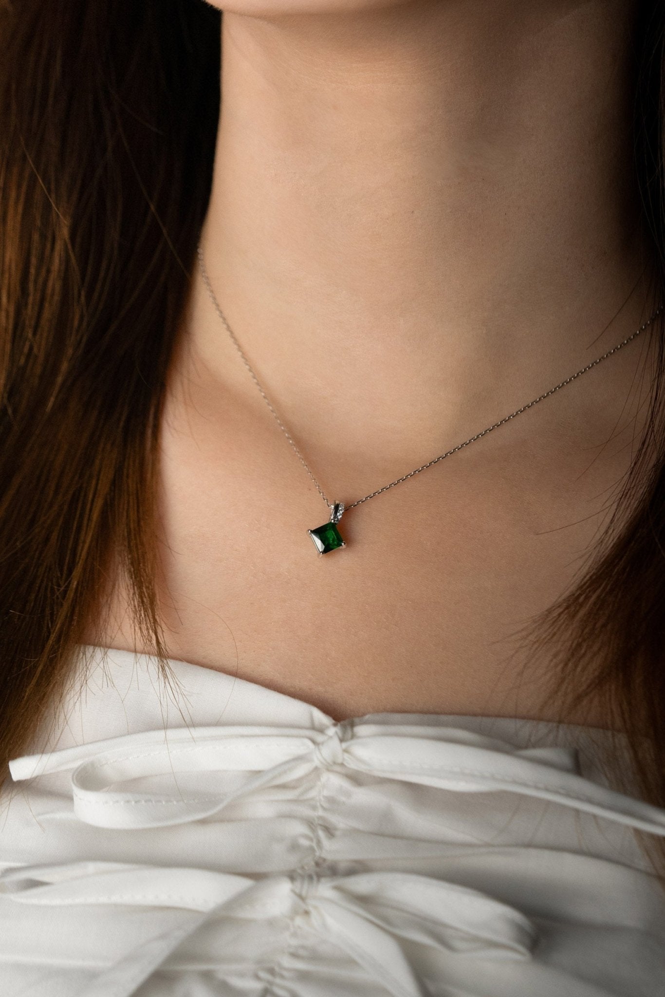 TARA Emerald Gemstone Sterling Silver Necklace - Minimalist Lab