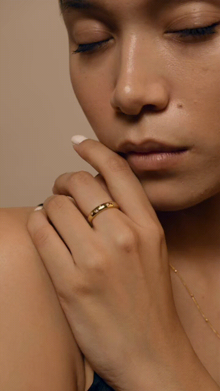Model wearing ADALYN Starlight Ring on hand