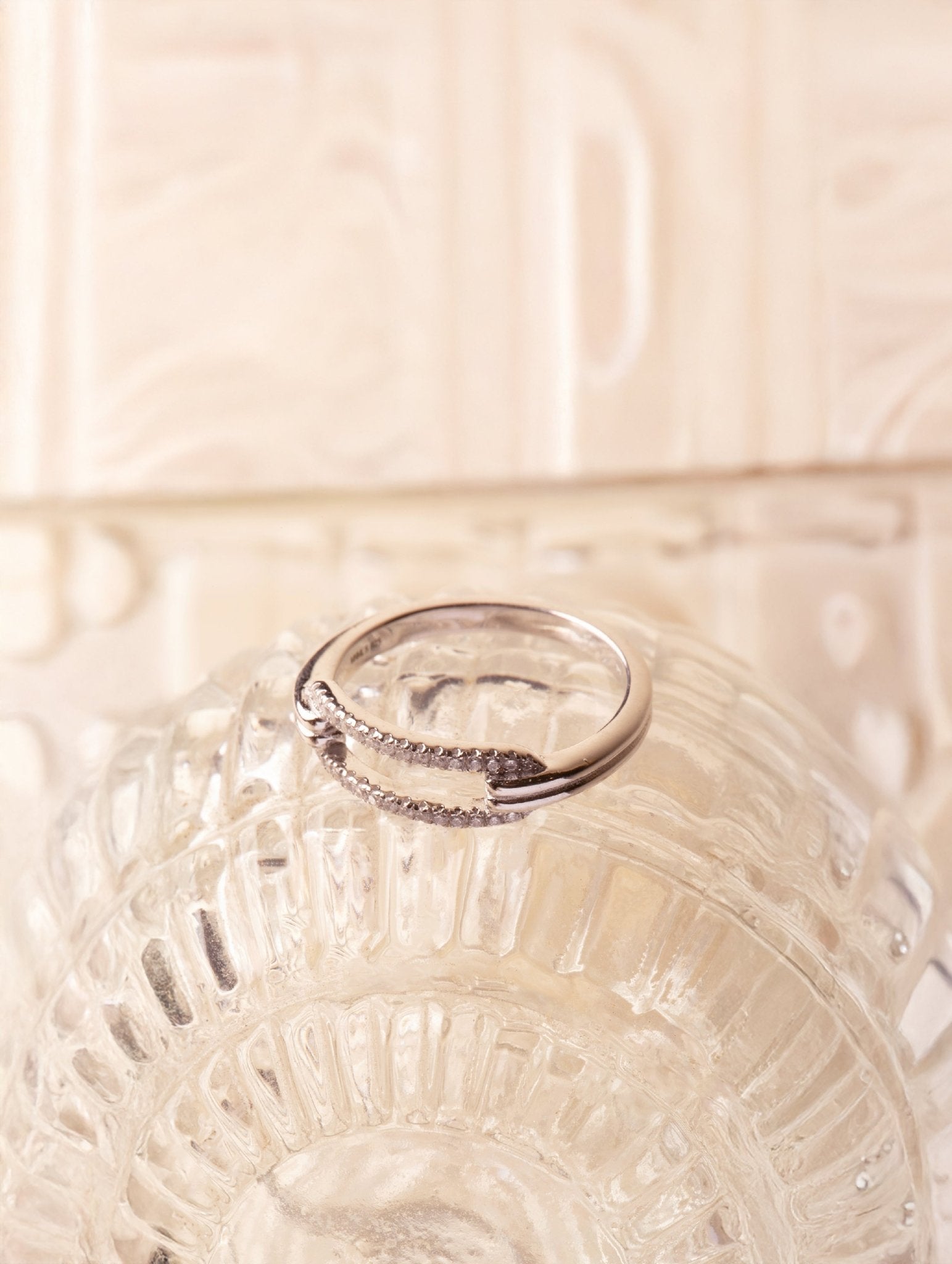 ARIA Chain Link Ring in silver, styled lifestyle shot in silver colour