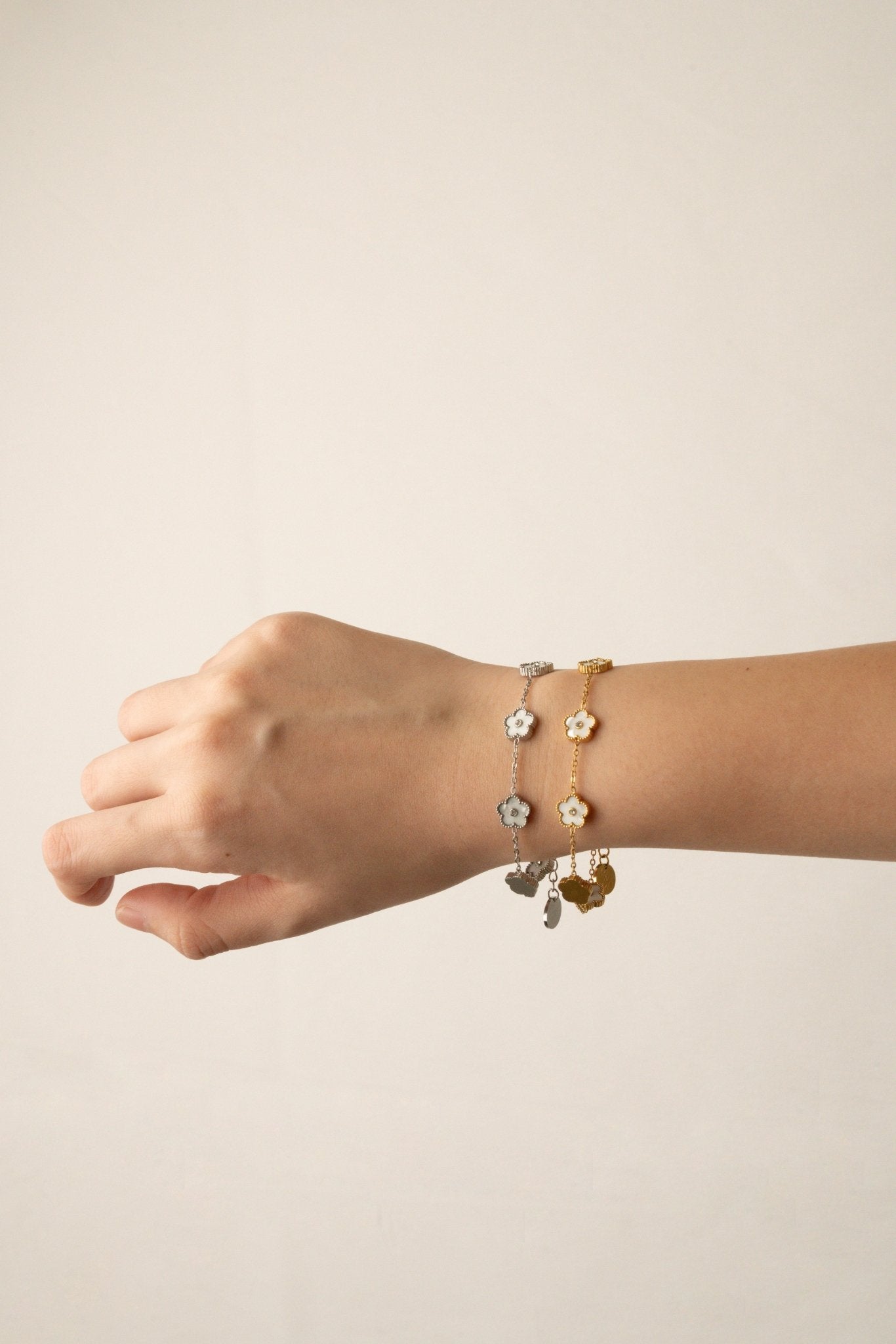 Floral Clovers Bracelet - Minimalist Lab