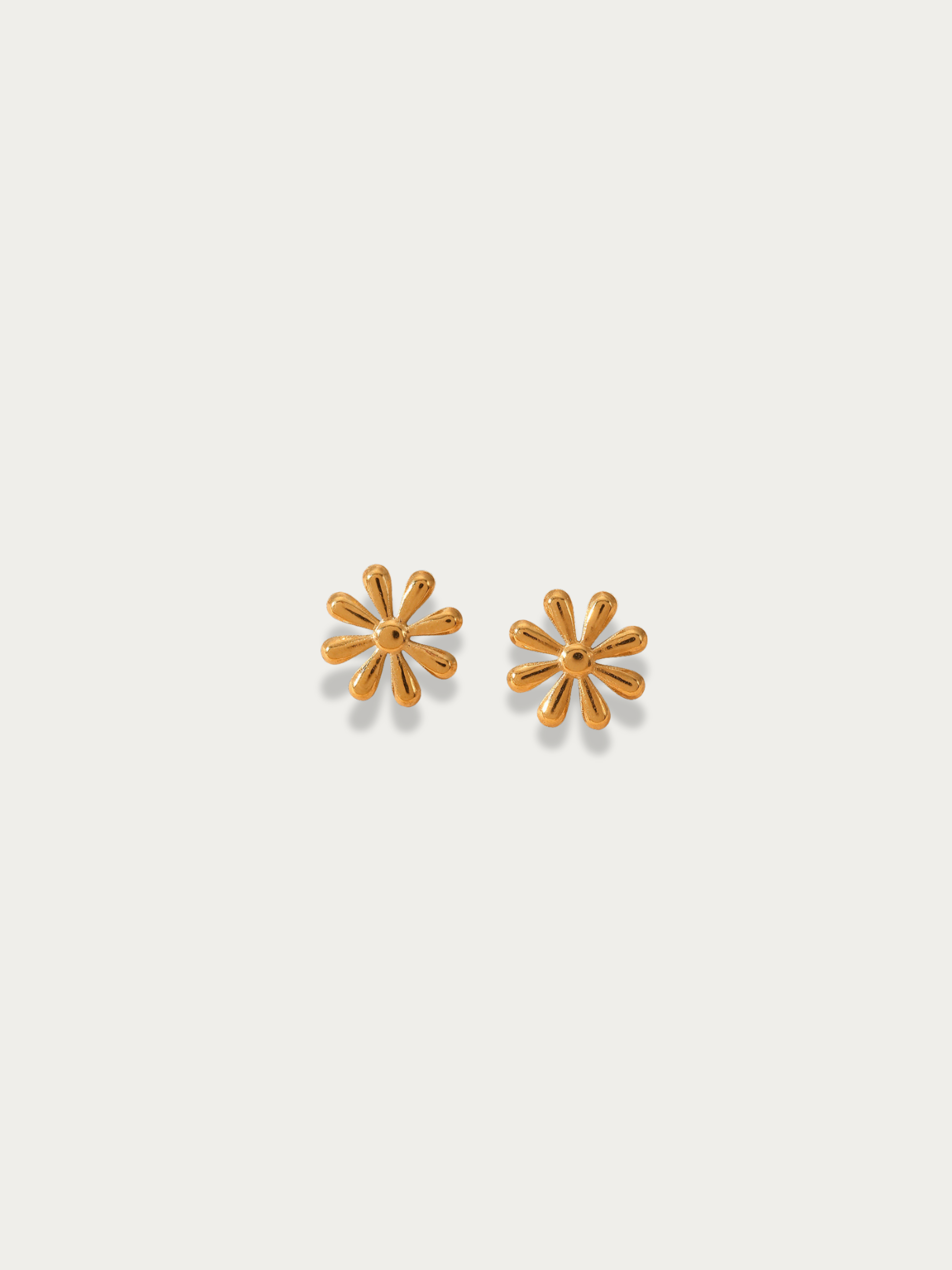 Elia Daisy Stud Earrings gold stainless steel floral studs