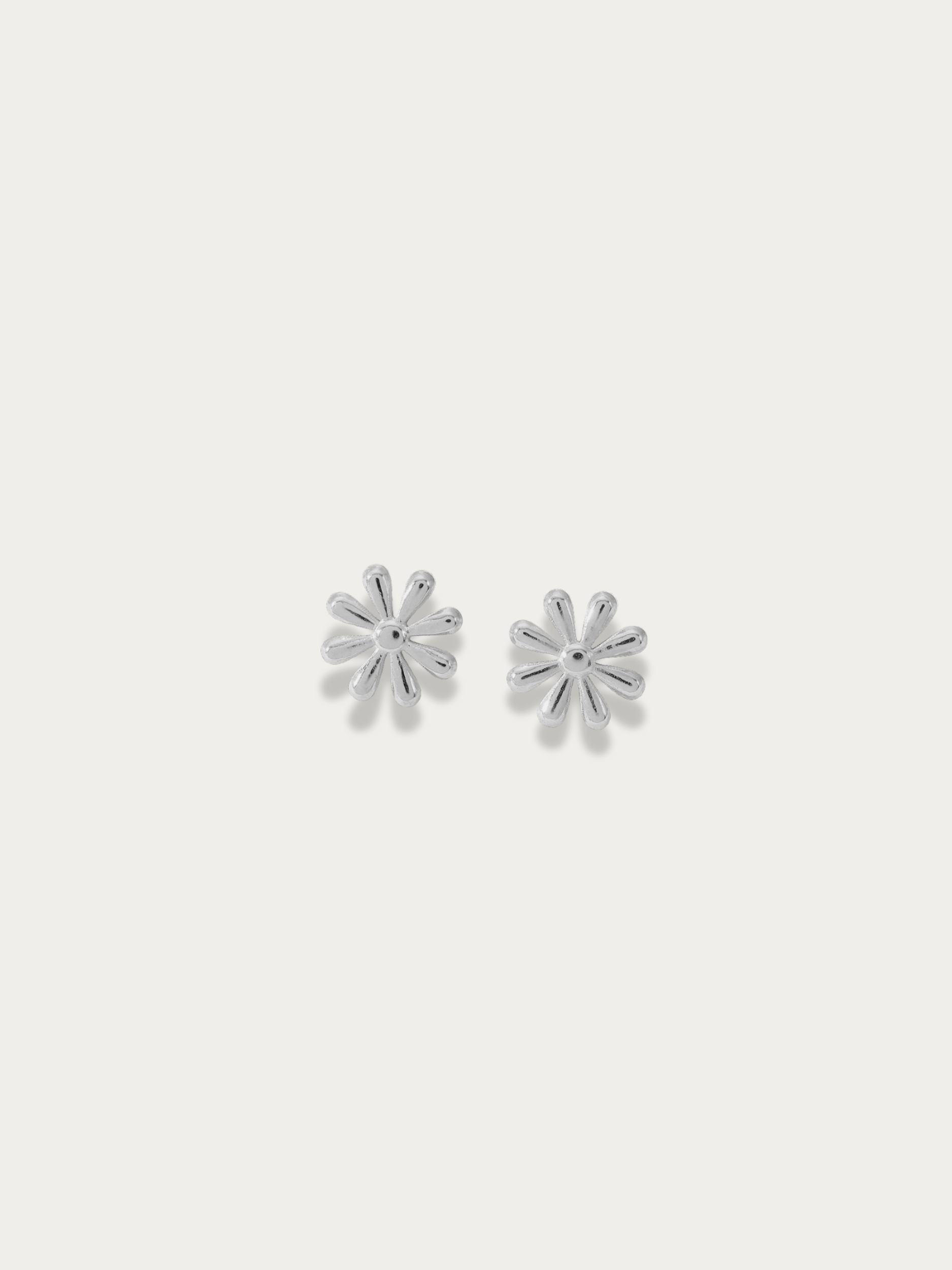 Elia Daisy Stud Earrings silver stainless steel floral studs