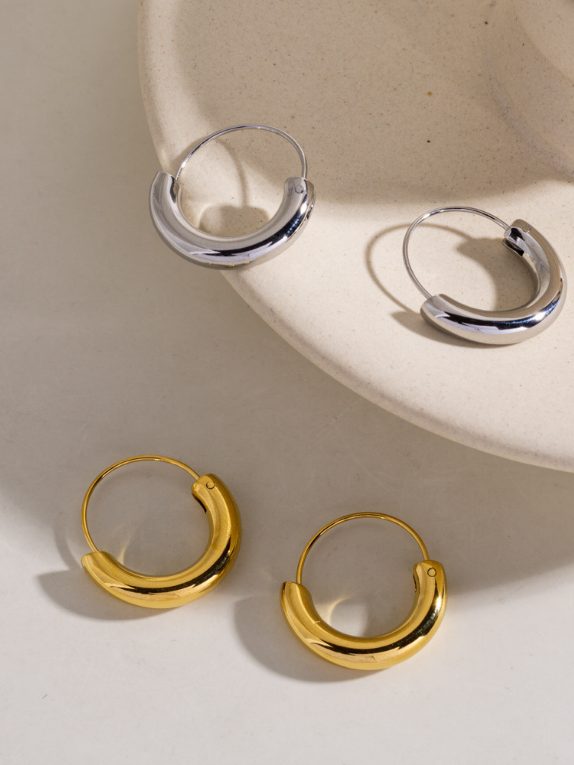 Everyday sculptural hoop earrings