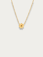 mini daisy pendant necklace close up detail