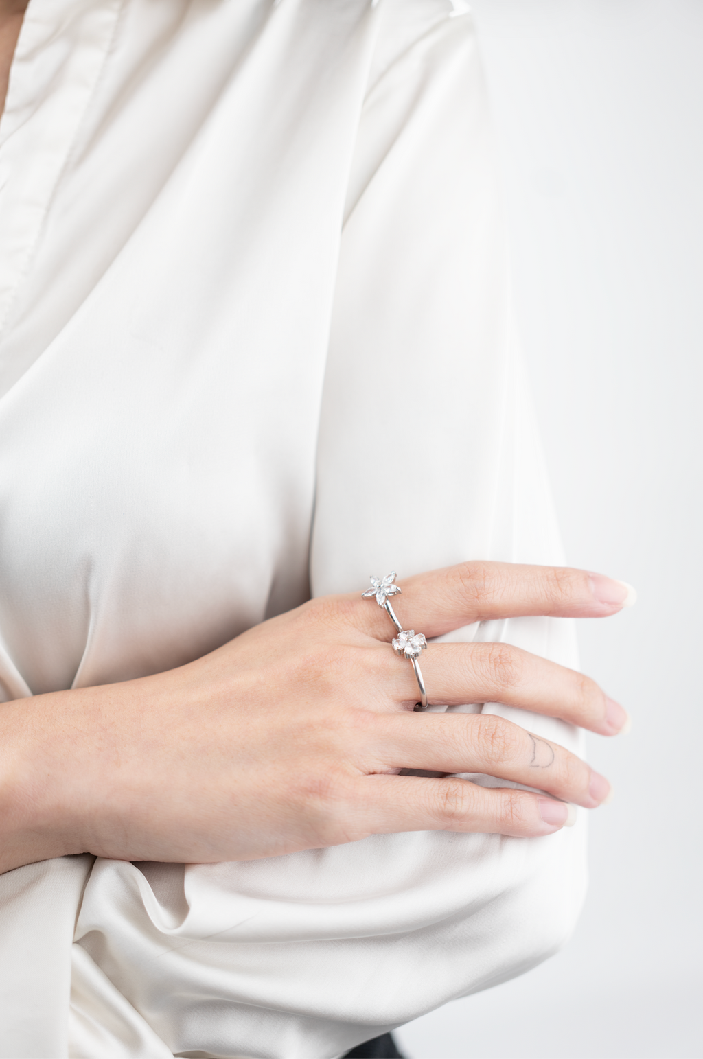 minimal floral ring on model 