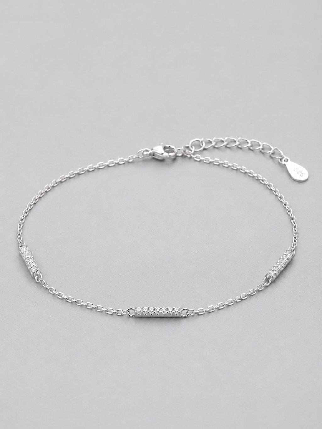 Macro detail of pavé bar station on Miranna Trio Mini Bracelet