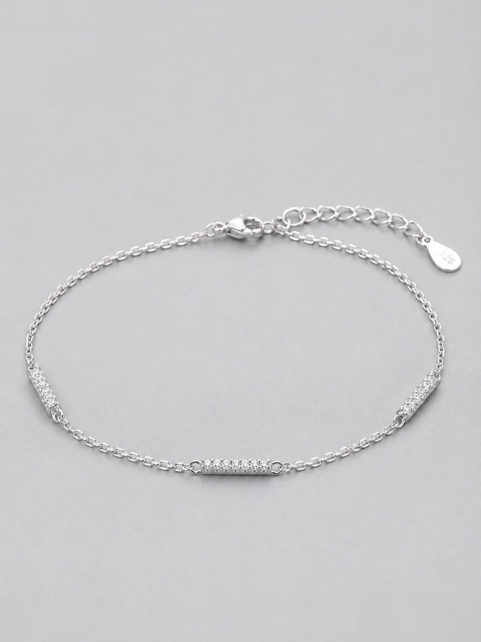 Macro detail of pavé bar station on Miranna Trio Mini Bracelet