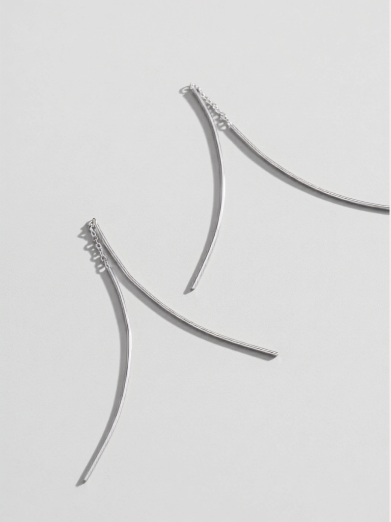 Close-up of tapered arc on Aeris threader earring