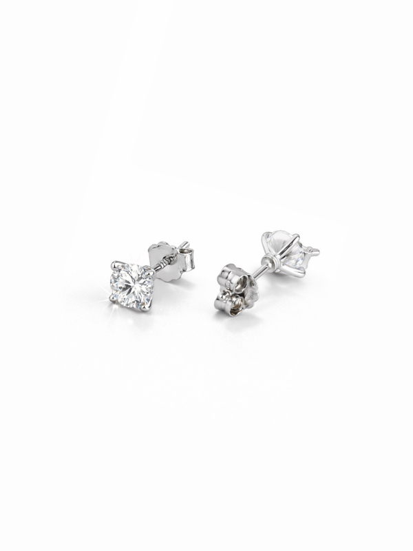 Close-up of 5mm round 8A CZ stone on MNML Amélie Eternal Brilliance Stud Earrings — stone detail