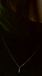 Detail of fine cable chain on ARDEN Shiny Bar Necklace