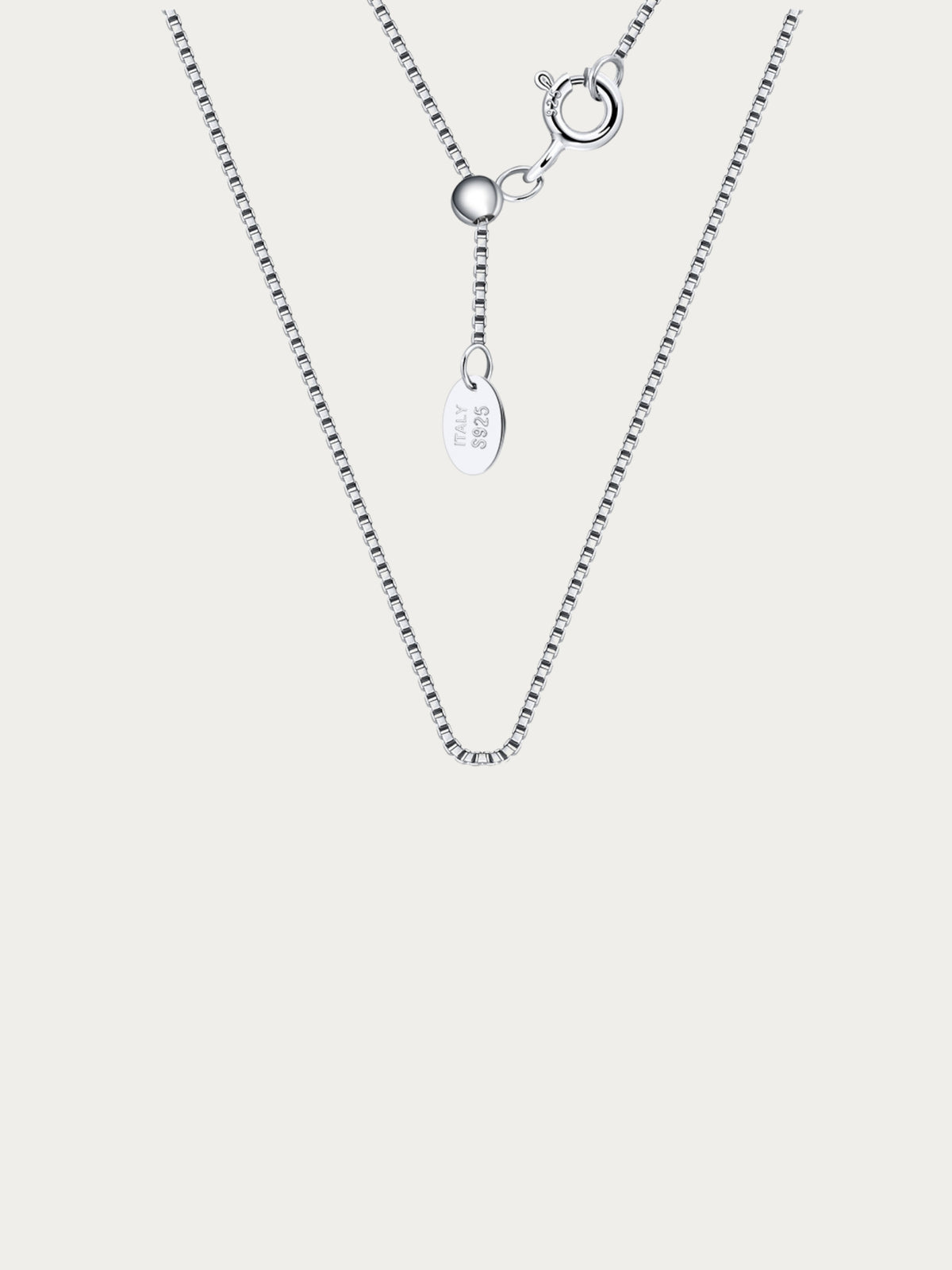 Basic adjustable box chain in rhodium-plated 925 sterling silver, front view
