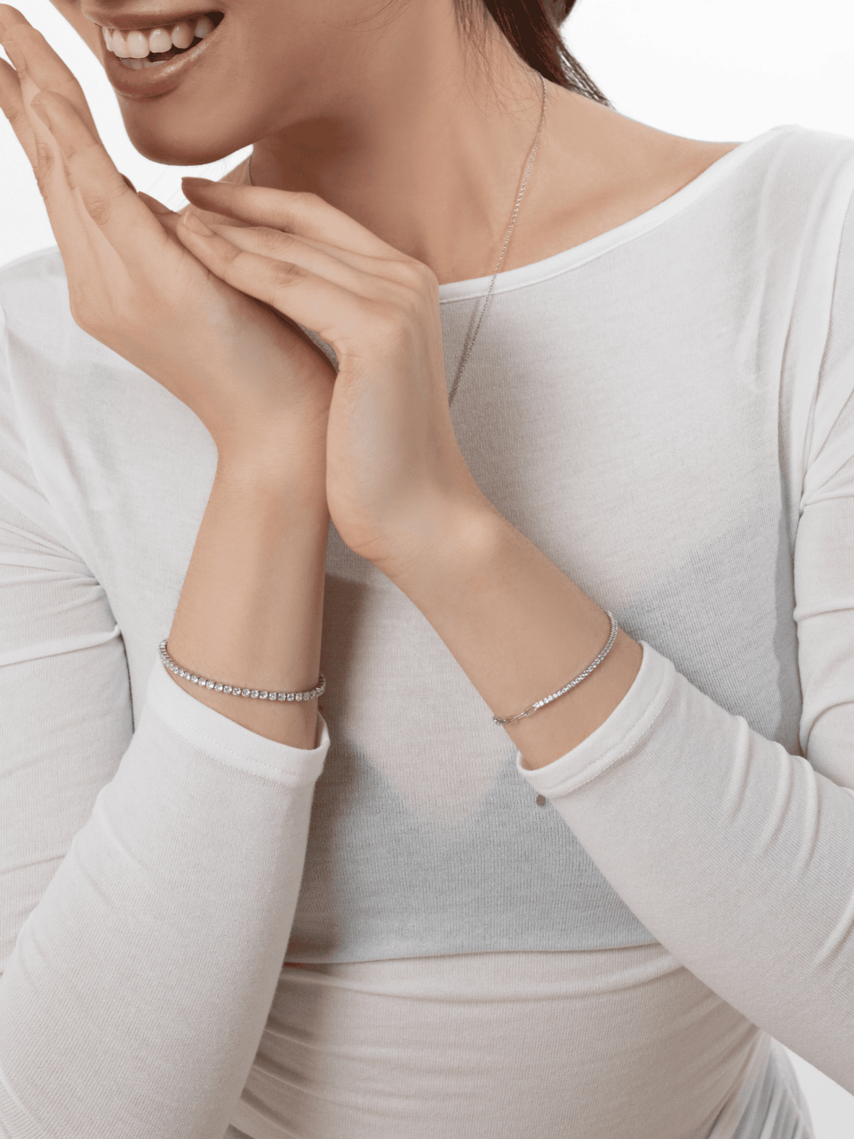 Bloom Trace semi tennis bracelet worn on the wrist
