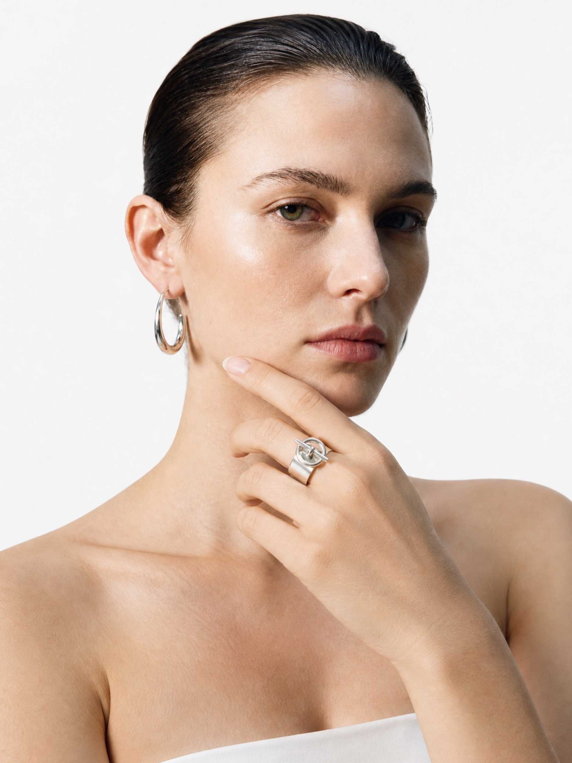 Model wearing MNML Bold Edge Toggle Ring in silver on finger — statement ring everyday Malaysia