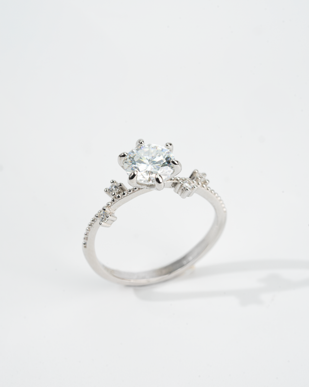 Moissanite sparkle detail on MNML Elijah Bloom Ring — D color VVS 1ct moissanite brilliance